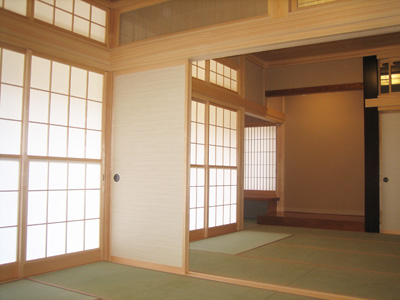 天井の高い本格的な和室